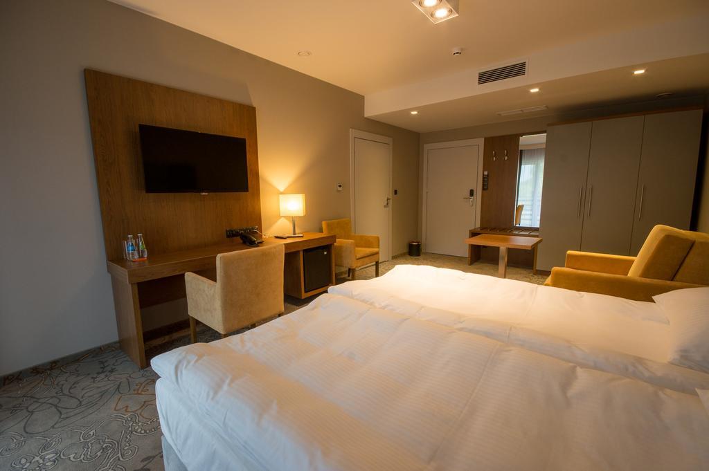 Rezydencja Sosnowa Luxury Hotel Janów Lubelski Exteriér fotografie